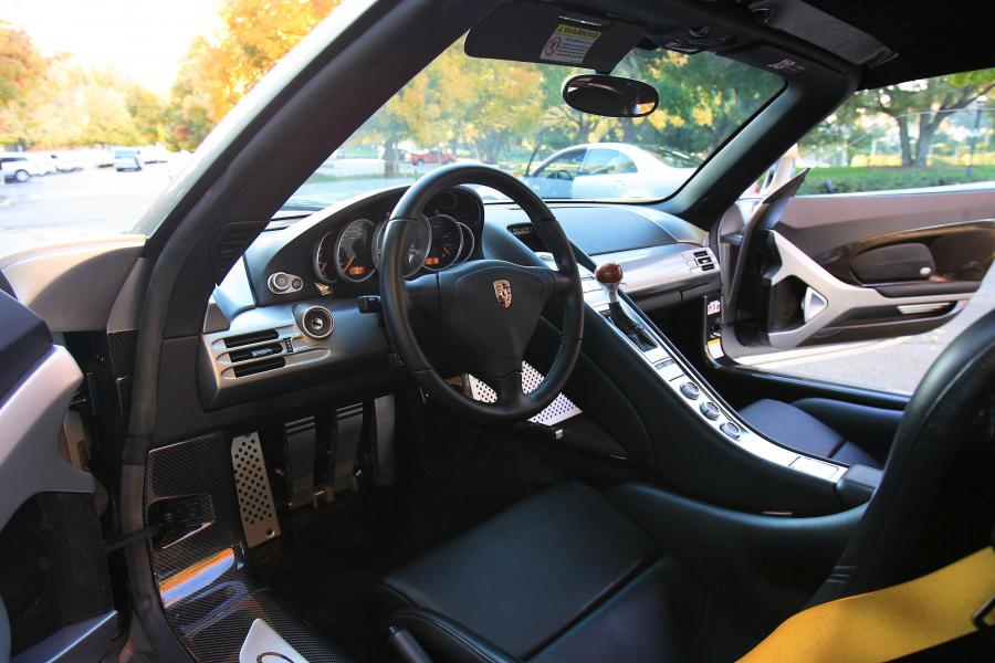  Porsche Carrera GT 2004 года  (фото 67 из 77)